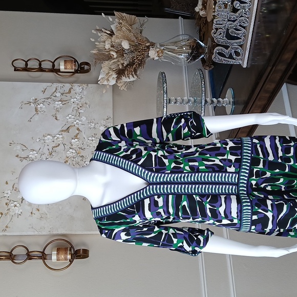 Women's Vibrant Geometric Print V-Neck Dress By BCBGMAXAZRIA. Size S - Picture 3 of 17